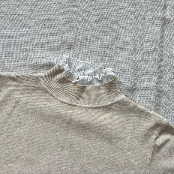Beige Sweater with Frilly Neck and Sleeves - Picture 4 of 13